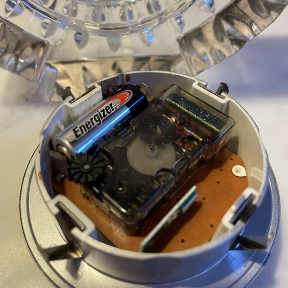 Quartz Crystal Desk Clock - Picture 5 of 6